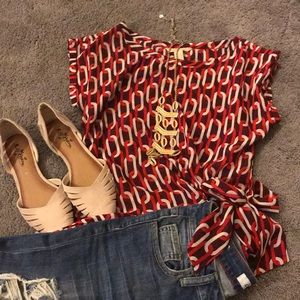 Dressy chain link design top with side tie